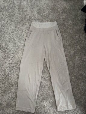 Athleta Seasoft Straight Leg Pant